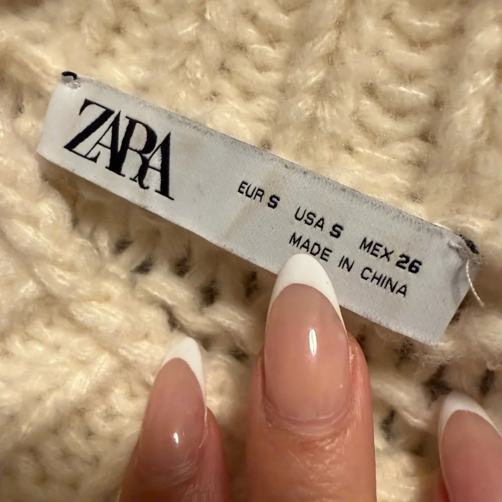 Zara Cream Cable Knit Turtleneck Sweater - Picture 4 of 5